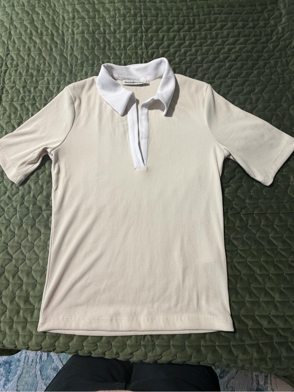 Abercrombie & Fitch short-sleeve rib-knit polo top beige contrast collar Smal